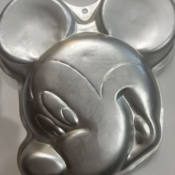 Wilton Disney Mickey Mouse Cake Pan - Picture 3 of 3